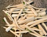 Hình bước làm 3 của món Bún áp chảo