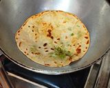 মটর শুঁটি স্টাফড পরোটা(mator shuti stuffed paratha recipe in bengali) রেসিপির ধাপ 5 ছবি