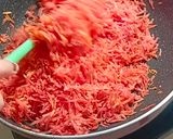 A picture of step 1 of Instant gajar halwa.