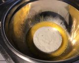 Une image de l'étape 2 de Crème de brocciu à la prune et jambon cru.