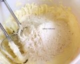 A picture of step 2 of Butter Cookies.