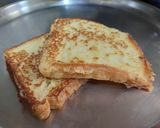 A picture of step 3 of Easy French Toast.
