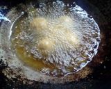Foto langkah ke 5 dari resep Tahu bulat.