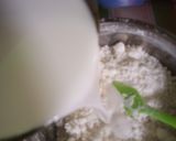Foto langkah ke 2 dari resep Bandros (pancong kelapa).