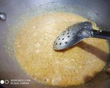 A picture of step 2 of Semolina Halwa.