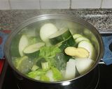 Foto del paso 1 de la receta Crema de cebolla, espárragos y champi crujientes 🌱vegetariana