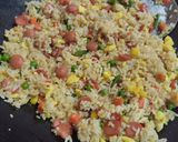 Foto langkah ke 6 dari resep Nasi Goreng Hongkong.