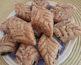 A picture of step 6 of Maqrout Ez-Zeit (Semolina Date Cookies).