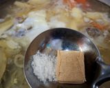 Gambar langkah 2 resipi Sup ikan dan tofu telur.