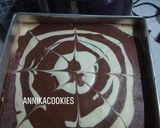 Foto langkah ke 8 dari resep Marble Choco Cake.