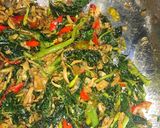 Foto langkah ke 3 dari resep Tumis Daun Pepaya Teri.