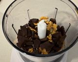 Foto del paso 1 de la receta: Bizcocho sin gluten de chocolate negro y nueces, sin harina y casi sin azúcar!