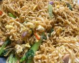 Foto langkah ke 5 dari resep Mie Telur Goreng Cap 3 Ayam.
