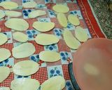 A picture of step 2 of Easy Aloo pakora.