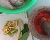 Foto langkah ke 2 dari resep Ayam kecap pedas manis.