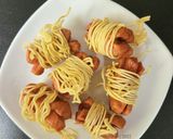 Foto langkah ke 3 dari resep Sosis Gulung Mie.