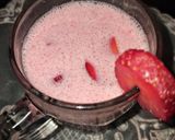 صورة لخطوة 1 من وصفة عصير الفراولة 🍓🍷