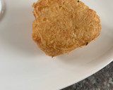 Foto del paso 3 de la receta: Arepitas de yuca con Jamón y queso