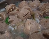 Foto langkah ke 3 dari resep Resep Kuah Bakso Simple.