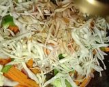 A picture of step 4 of Left over roti noodle.