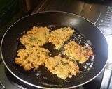 Foto langkah ke 5 dari resep Perkedel Mie.