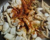 Foto del paso 2 de la receta: Arroz con sepia, setas y espinacas