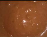 A picture of step 3 of 2 pond chocolate spong cake.