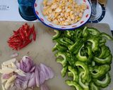 Foto langkah ke 1 dari resep Tumis jagung pare.
