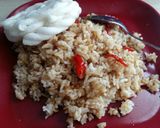 Foto langkah ke 7 dari resep Nasi Goreng Saus Hot Tuna.