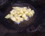 Foto langkah ke 3 dari resep Minced Beef Steak + Potato with Brown Sauce.
