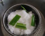 Foto langkah ke 8 dari resep Kue Putu Bambu Daun Kelor (Cetakan Daun Pisang).