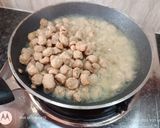 A picture of step 3 of Soyabean white gravy.