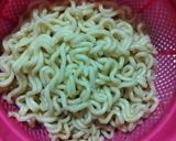 Foto langkah ke 1 dari resep Mie Goreng Dok Dok Mommylicious.