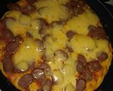 Foto langkah ke 6 dari resep Pizza pan sosis praktis.