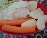 Foto del paso 1 de la receta: Ensalada navideña con col 🥗🎄