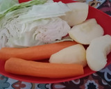 Foto del paso 1 de la receta: Ensalada navideña con col 🥗🎄