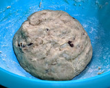 Foto del paso 3 de la receta: PAN Dulce de Navidad con Chips de chocolate y Uvas pasas...!
