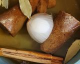 Foto del paso 1 de la receta: Capirotada Tradicional de piloncillo