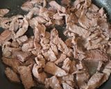 Foto del paso 3 de la receta: Bistec ranchero con nopales