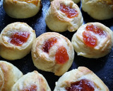 Foto del paso 4 de la receta: Bizcochos ojitos de membrillo y dulce de leche