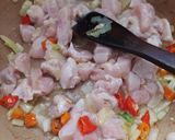 Foto langkah ke 2 dari resep Ayam tumis nanas.