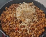 Easy egy serpenyős darált húsos tészta füstölt sajttal nyakon verve recept fázis 2 fotója