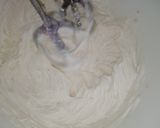 Foto langkah ke 5 dari resep Blueberry Yoghurt Cheesecake (Unbaked, No Oven).