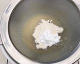 A picture of step 4 of Japanese Soufflé Pancake.