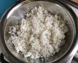 Une image de l'étape 1 de Salade de riz épicée aux légumes et anchois sauce crème.