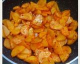 A picture of step 2 of Aloo sabzi.