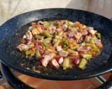 Foto del paso 3 de la receta: Arroz con pulpo y ajetes