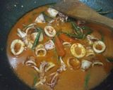 Foto langkah ke 5 dari resep Cumi santan cabai hijau.