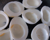 Foto del paso 2 de la receta: Huevos rellenos🥚