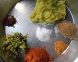 A picture of step 2 of बेसन कैरी का पराठा.
